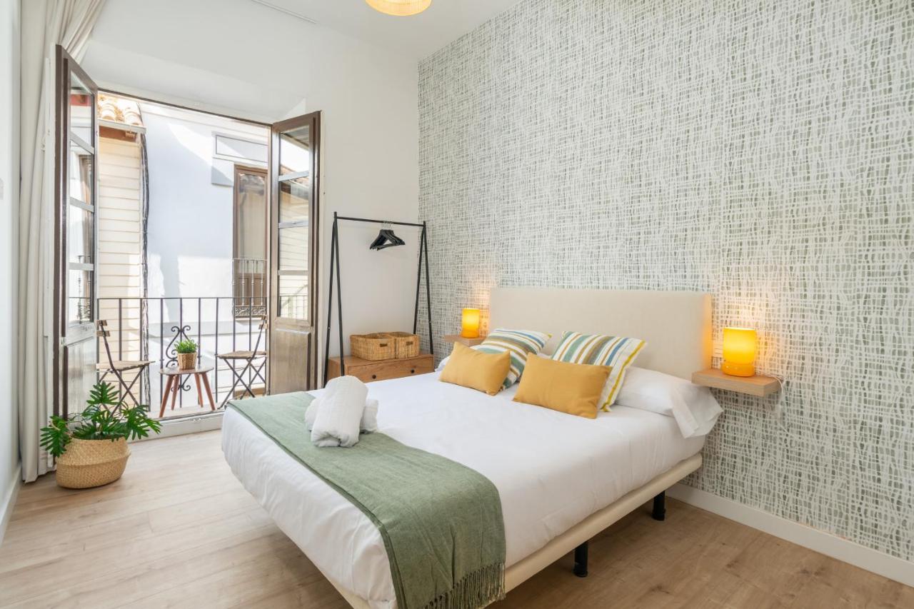 Apartamentos Luna Suites Palacio Dorita Гранада Екстериор снимка