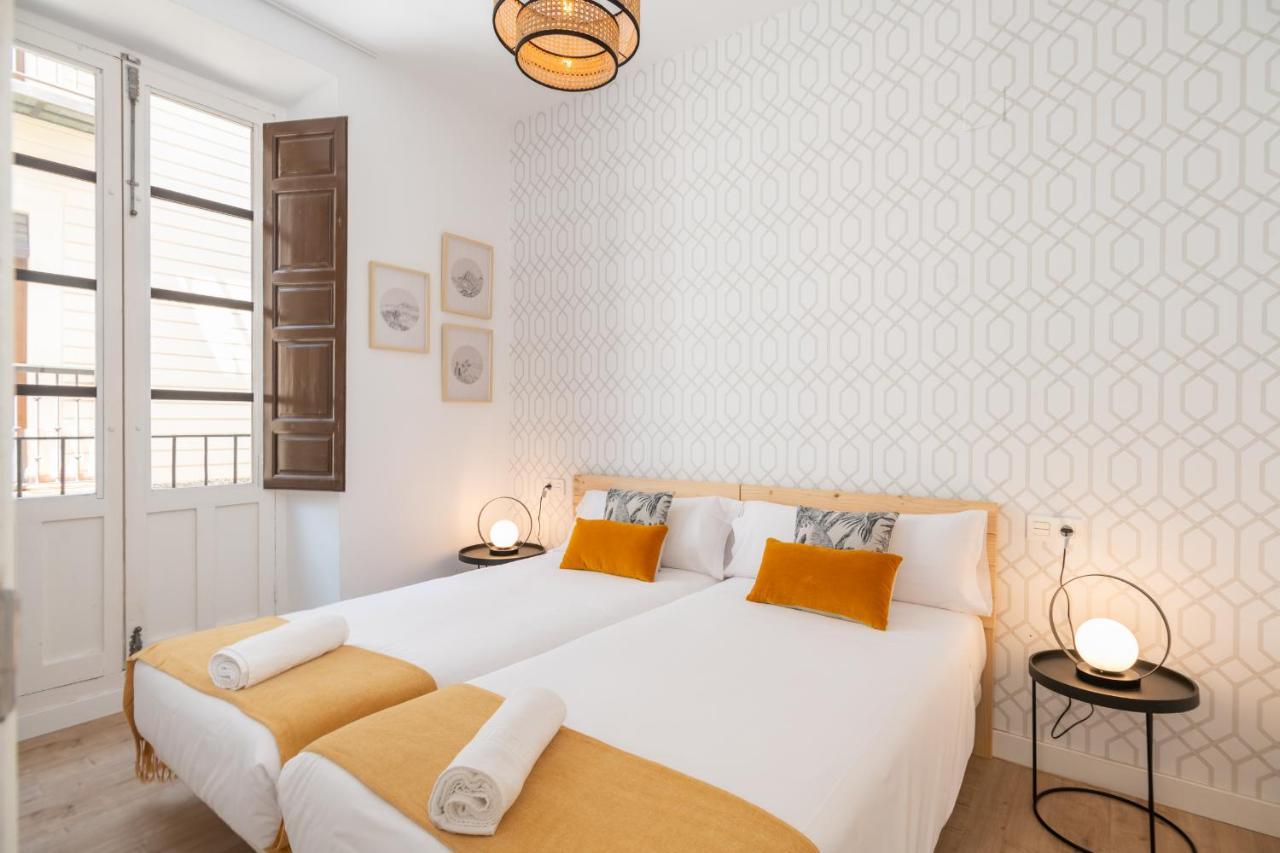 Apartamentos Luna Suites Palacio Dorita Гранада Екстериор снимка