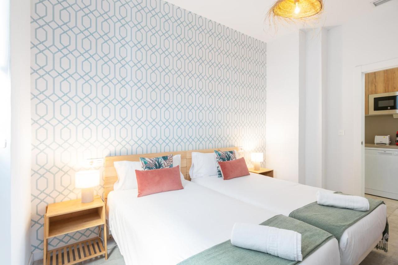 Apartamentos Luna Suites Palacio Dorita Гранада Екстериор снимка